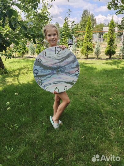 Часы настенные авторские из эпоксидной смолы