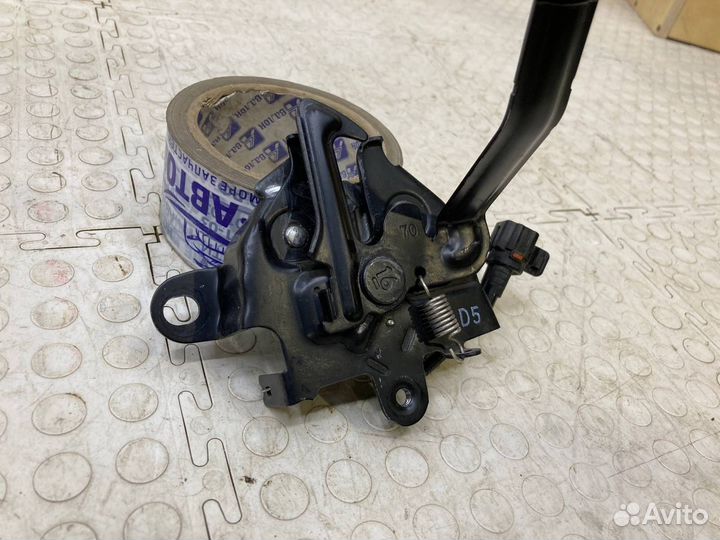 Замок капота Toyota Land Cruiser 300 2021