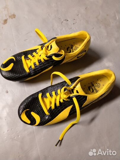 Футбольные бутсы sondico venata