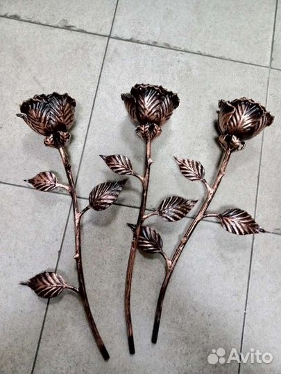 Роза кованая