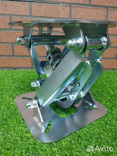 Стойка амортизационная для кресла лодки или катера