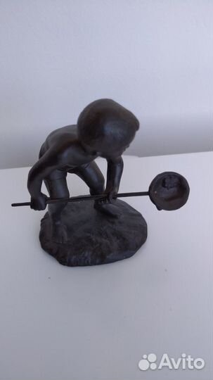 Мальчик с сачком. Касли. Чугун. 60-е годы, чугун