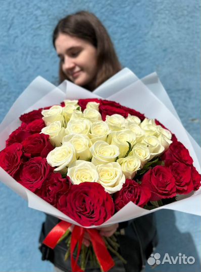Букет из 51 розы в форме 