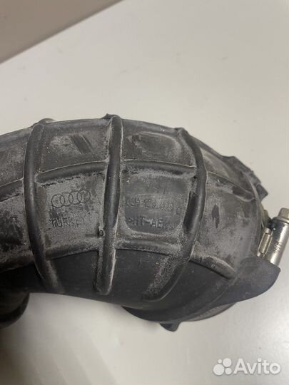 Патрубок воздушного фильтра Ауди Ку5 Q5 8R