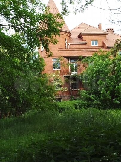 Коттедж 700 м² на участке 20 сот.