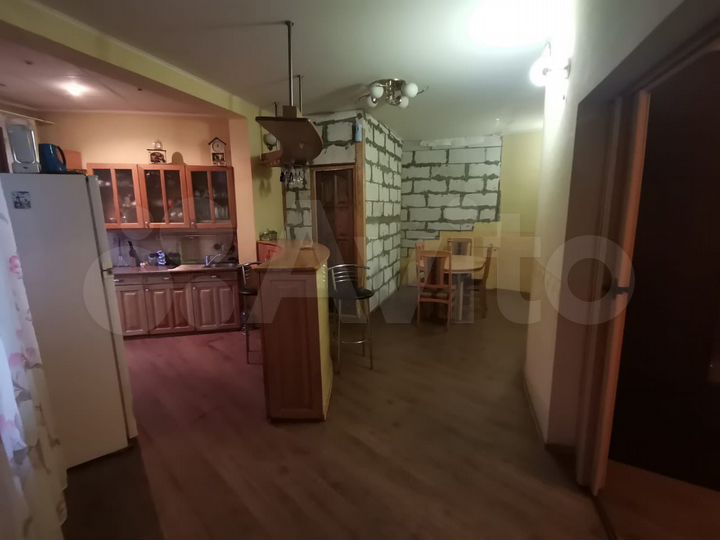 Дом 178 м² на участке 5 сот.