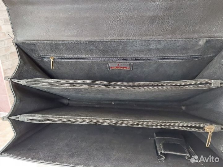 Кожаный портфель