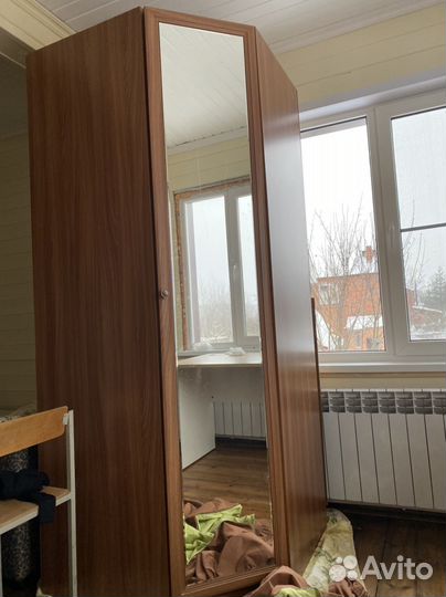 Угловой шкаф