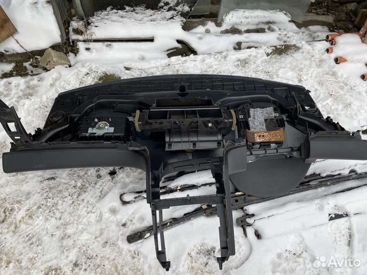 Панель торпеда Peugeot 3008