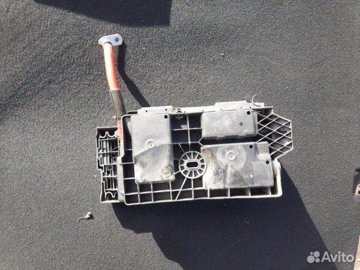 Блок предохранителей Opel Astra J