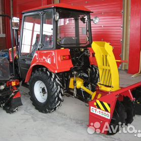 Финский трактор и прицепные оборудование