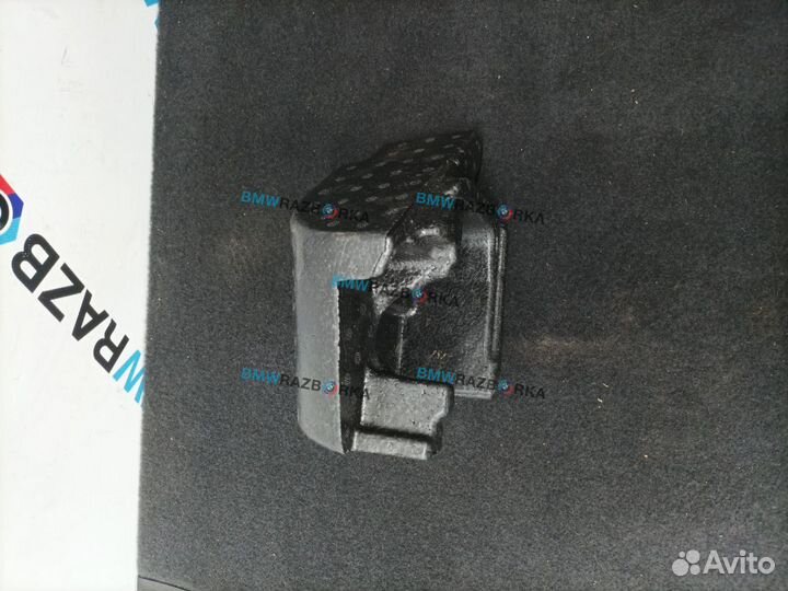 Накладка на сиденье Tesla Model 3 2022