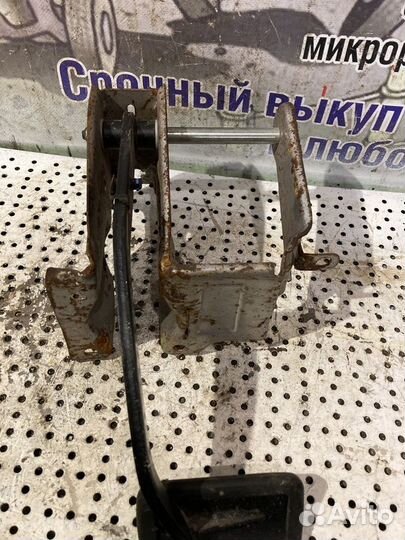 Педаль тормоза Renault Sandero