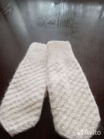 Варежки женские