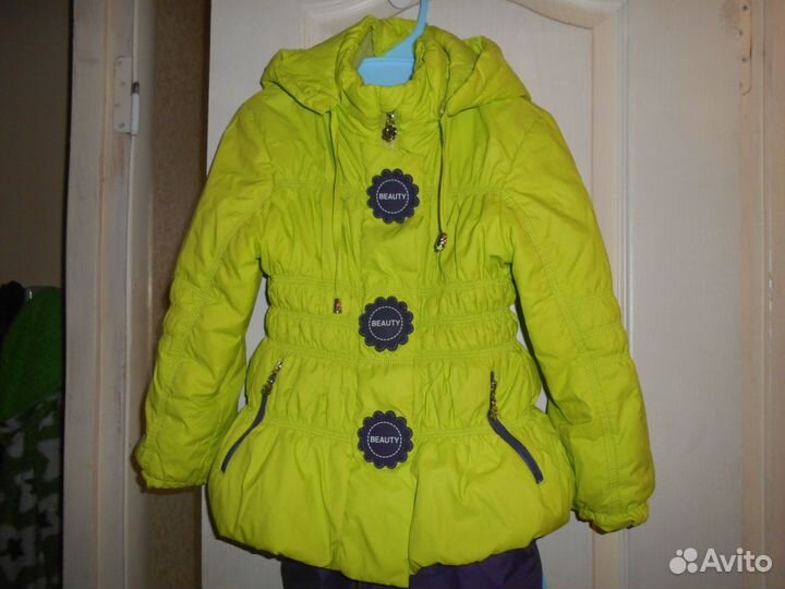 Куртка для девочки на рост 104-110 см