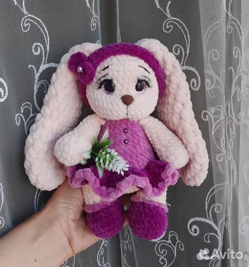 Зайка из плюшевой пряжи