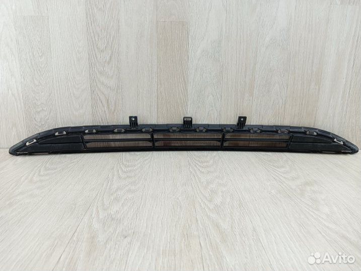 Решетка в бампер Hyundai Solaris 2