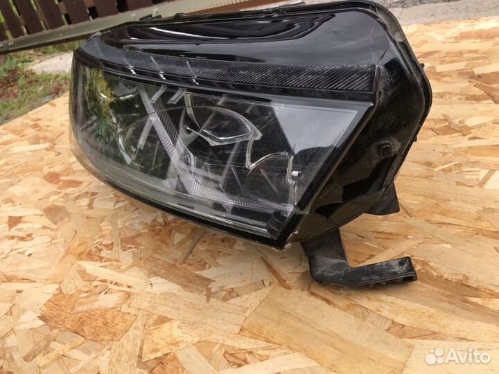 Фара правая Skoda Octavia A8 LED Линза