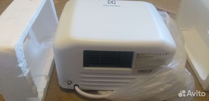 Продам элекстросушитель для рук