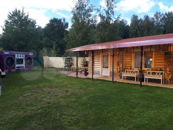 Коттедж 200 м² на участке 10 сот.