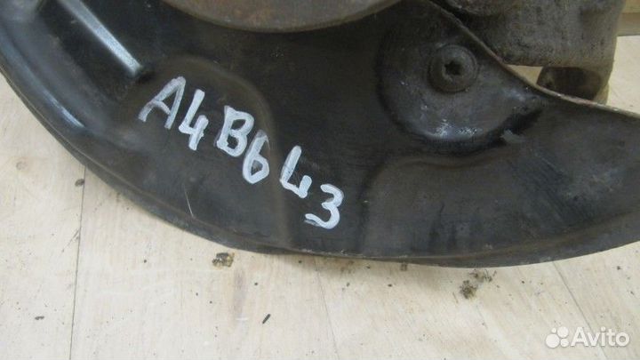 Кулак задний левый Audi A4 B6 2000-2004