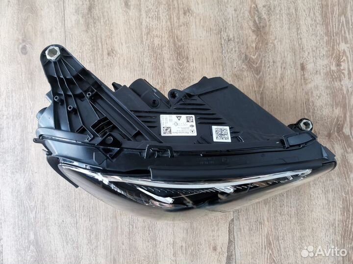 Фара правая Мерседес Бенц Mercedes Benz E-class W2