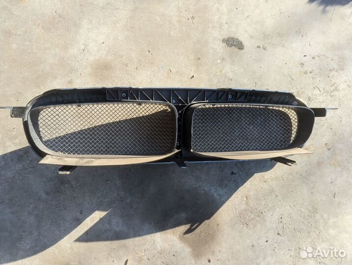 Решетка радиатора Jaguar XJ X350 AJ30