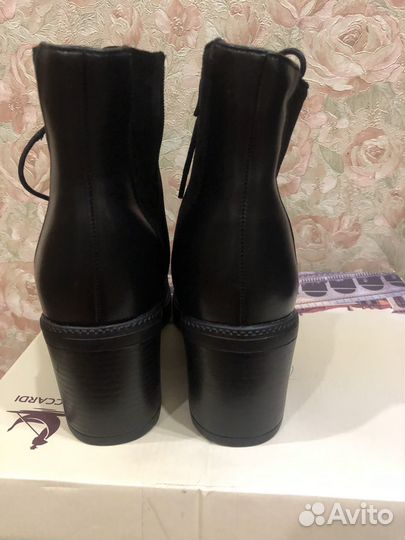 Ботильоны демисезонные 39 размер новые