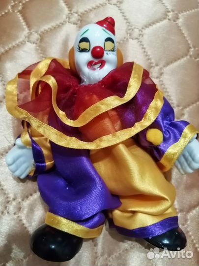 Колекция форфоровых кукол клоунов