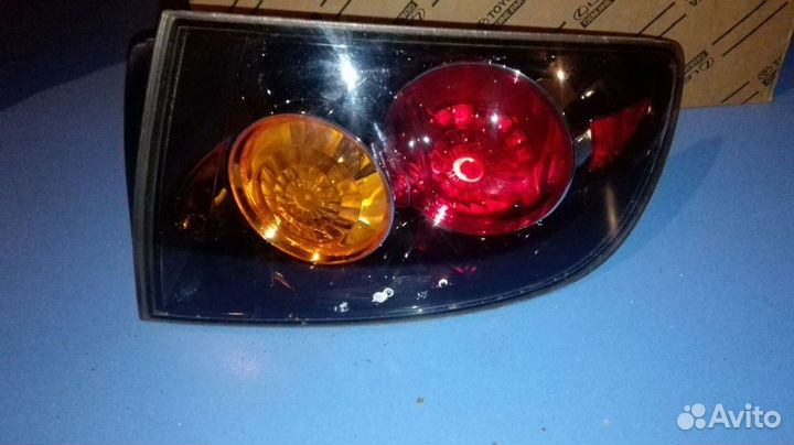 Мазда 3 BK седан фонарь