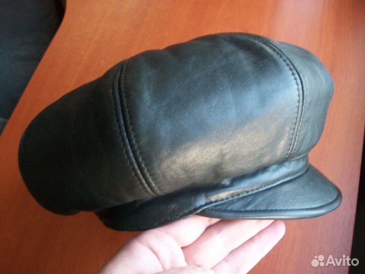 Кепка женская кожаная, размер 57-58