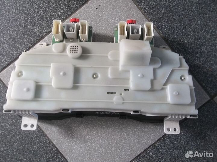 Toyota Land Cruiser 120 щиток панель приборов