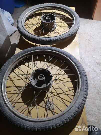 Колеса от мотоцикла