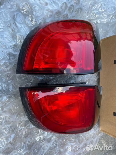 Фонари задние chrysler pacifica RU левый и правый