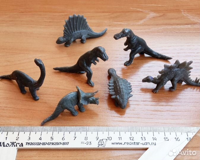 Динозавры игрушки