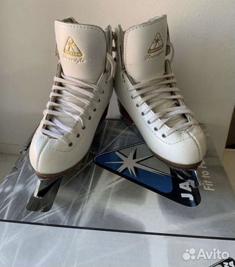 Фигурные коньки jackson