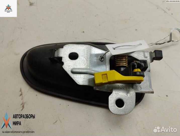 Ручка внутренняя передняя левая Mitsubishi рест