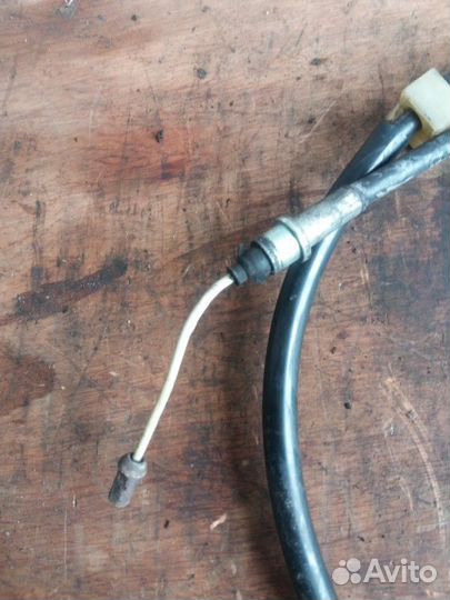 Тросик ручника прав. зад. mazda axela