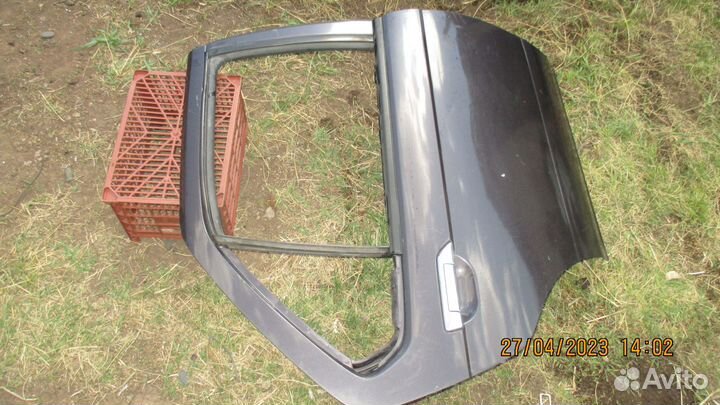 Дверь задняя правая Nissan Bluebird U14