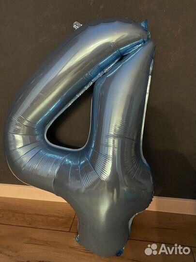 Цифра 4 шар и свечка