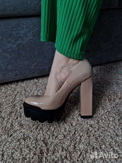 Туфли женские бежевые 23см