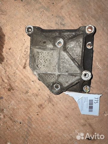 Кронштейн компрессора кондиционера Citroen C4 B7