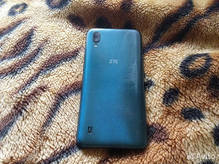 Телефон ZTE