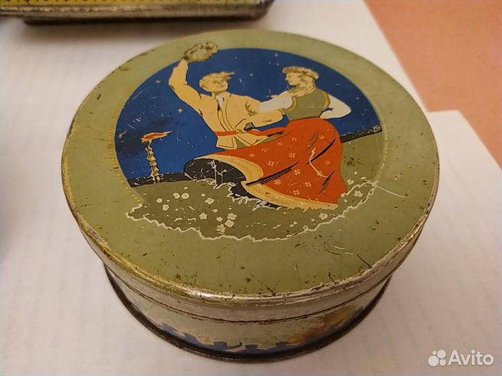 Коробки жесть старинные.Кремль. Икра. Танец