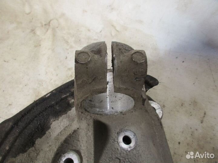 Кулак поворотный передний правый BMW 1-серия E87/E