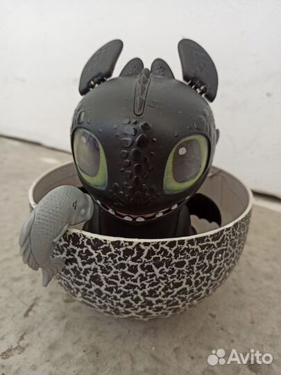 Интерактивный Беззубик Dragons в яйце