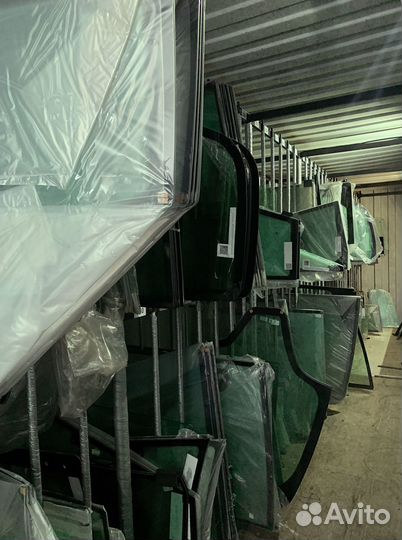 Стекло кабины New Holland E70B SR