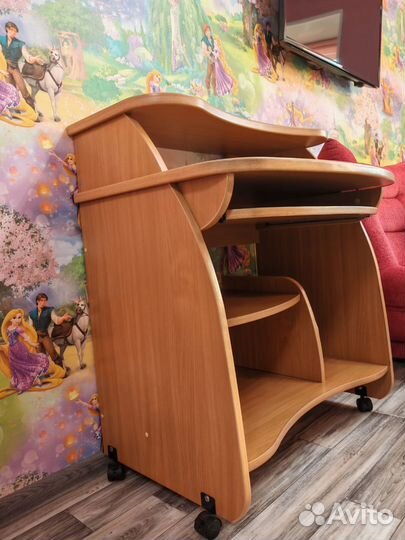 Компьютерный стол