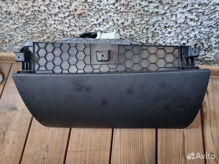 Бардачок (перчаточный ящик) audi q7