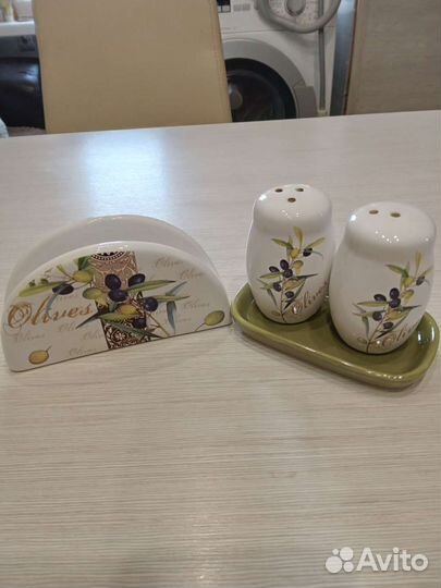 Солонка перечница и салфетница